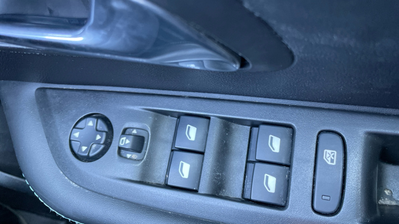 Peugeot 208 1.2 PureTech 100 Allure Premium 5dr Petrol Hatchback